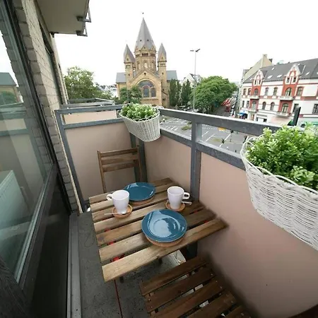 Studio Rosso - Central - Balcony - Trade Fair Apartment