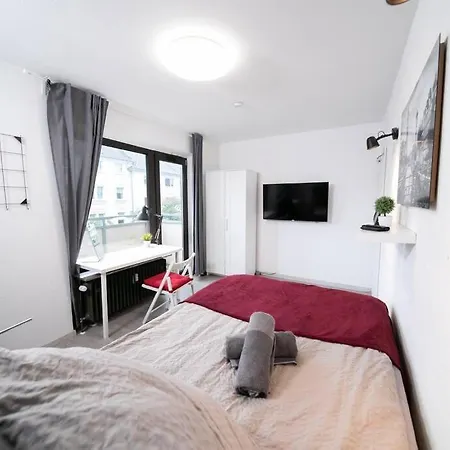 Studio Rosso - Central - Balcony - Trade Fair Apartment Dusseldorf