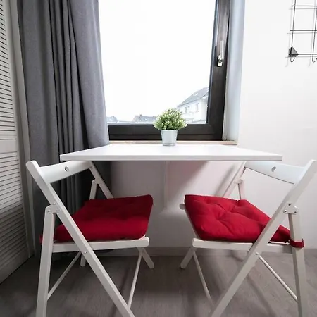 Apartment Studio Rosso - Central - Balcony - Trade Fair *